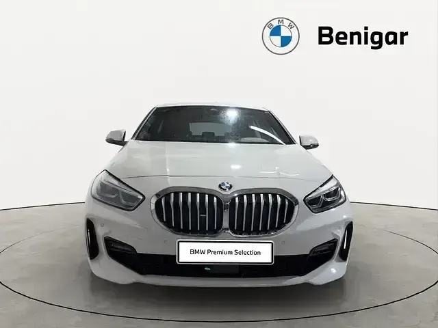 Begagnad BMW 120 Shadowline 190 HK (139 kW) 2022 Vit Halvkombi