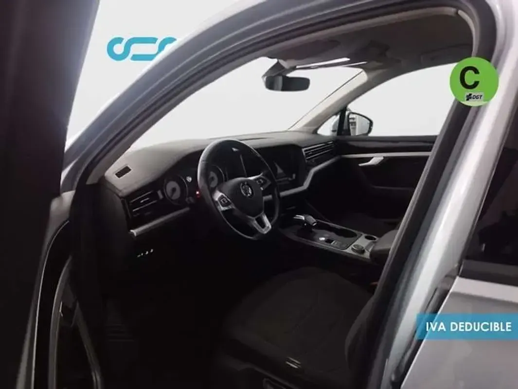 Usado VW Touareg Pure 231 CV (169 kW) 2019 Gris SUV