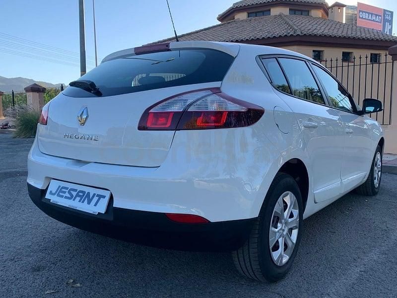 Usado Renault Mégane IV Intens 90 CV (66 kW) 2016 Blanco Berlina