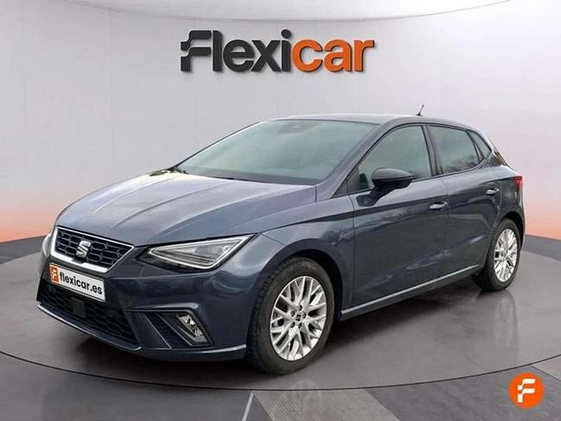 Usado Seat Ibiza FR 116 CV (85 kW) 2025 Gris Utilitario