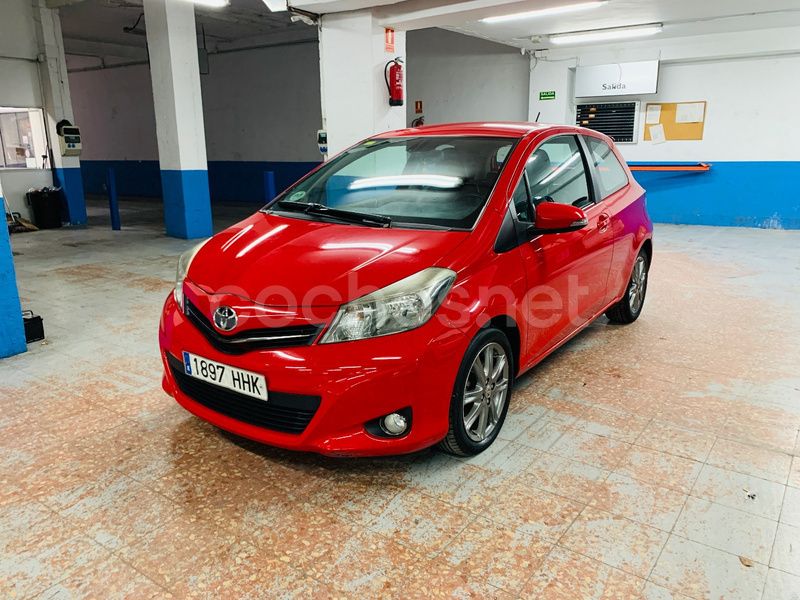 Rojo Usado 2012 Toyota Yaris Sport Berlina | 4900 € - Imagen 1/4