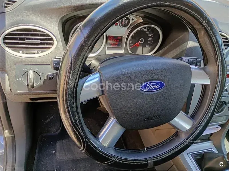 Usado Ford Focus Trend 90 CV (66 kW) 2009 Azul Berlina
