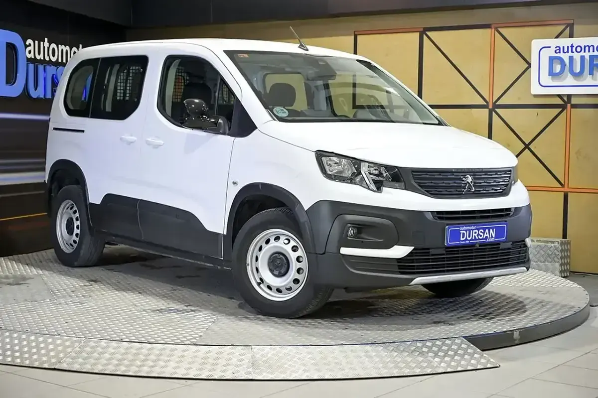 Gebraucht Peugeot Rifter Business-Line 102 PS (75 kW) 2023 Weiß Van / Kleinbus
