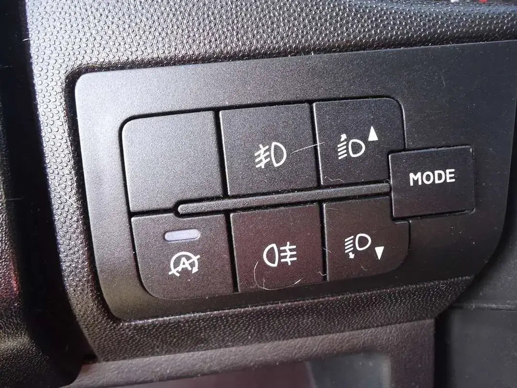 Usado Peugeot Boxer S 140 CV (102 kW) 2021 Blanco Van