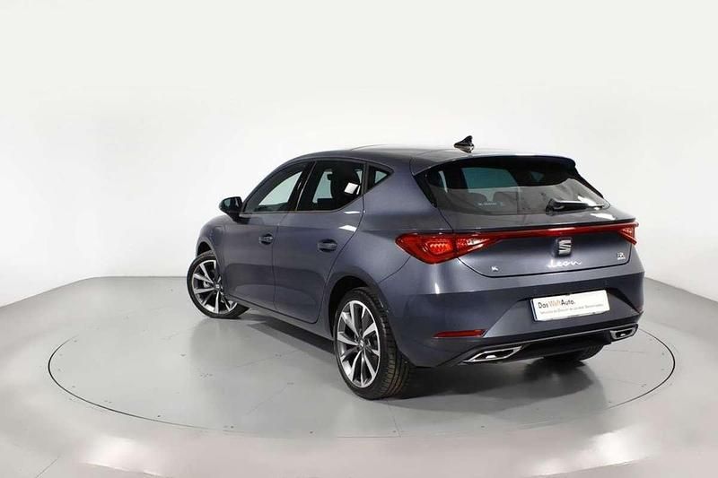 Usado Seat Leon FR 207 CV (152 kW) 2025 Gris Berlina