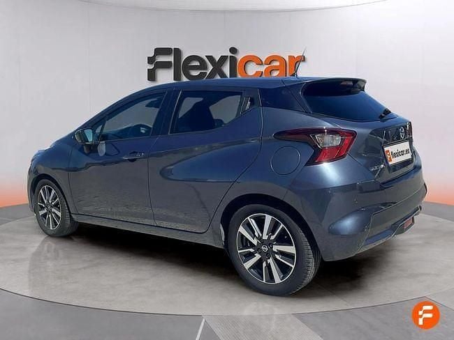 Usado Nissan Micra N-Connecta 90 CV (66 kW) 2018 Gris Utilitario