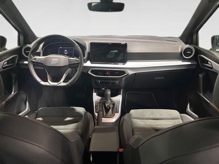 Usado Seat Arona FR 150 CV (110 kW) 2023 Gris plata SUV