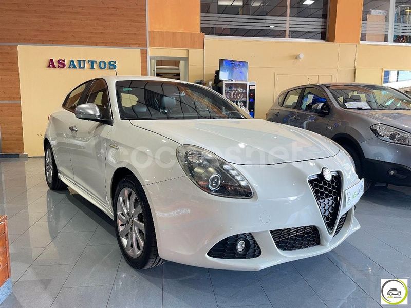 Blanco Usado 2013 Alfa Romeo Giulietta Veloce Utilitario | 6890 € - Imagen 1/4