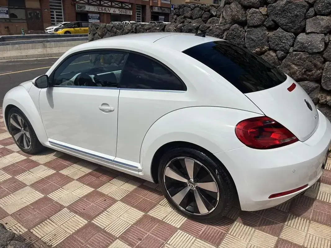 Usado VW Beetle Design 105 CV (77 kW) 2014 Blanco Utilitario