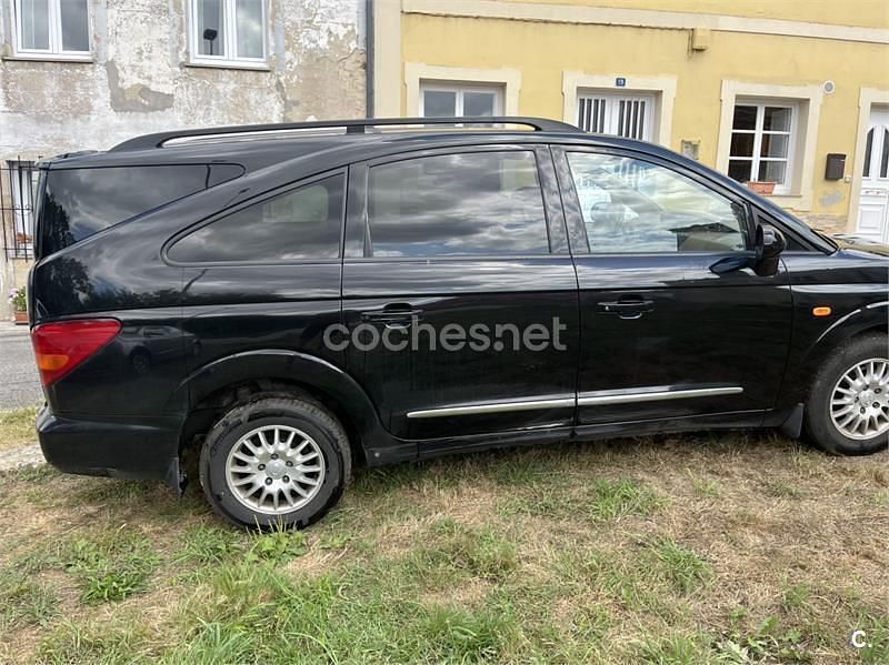 Usado Ssangyong (KGM) Rodius 165 CV (121 kW) 2010 Negro Monovolumen