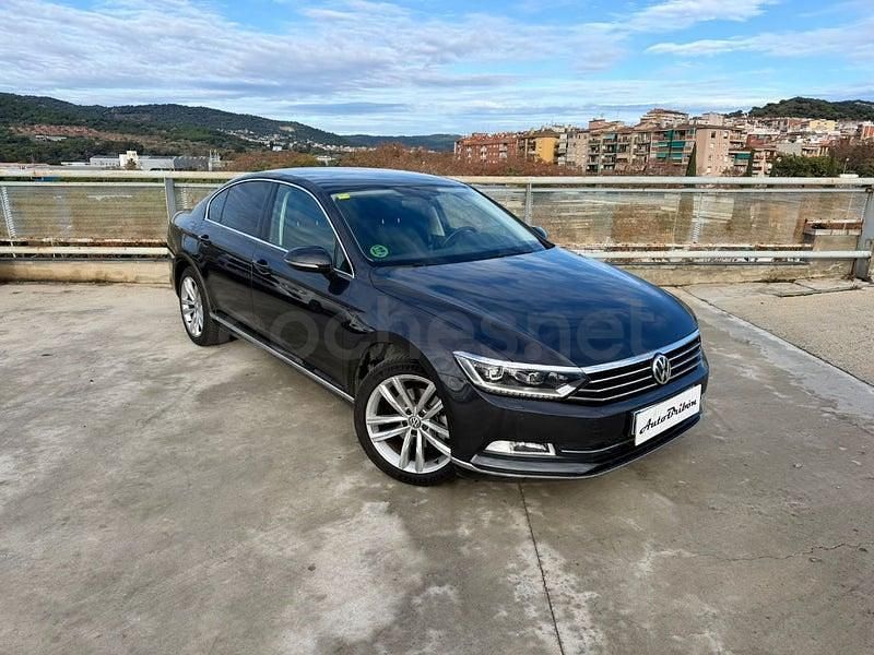 Usado VW Passat Executive 150 CV (110 kW) 2019 Negro Berlina