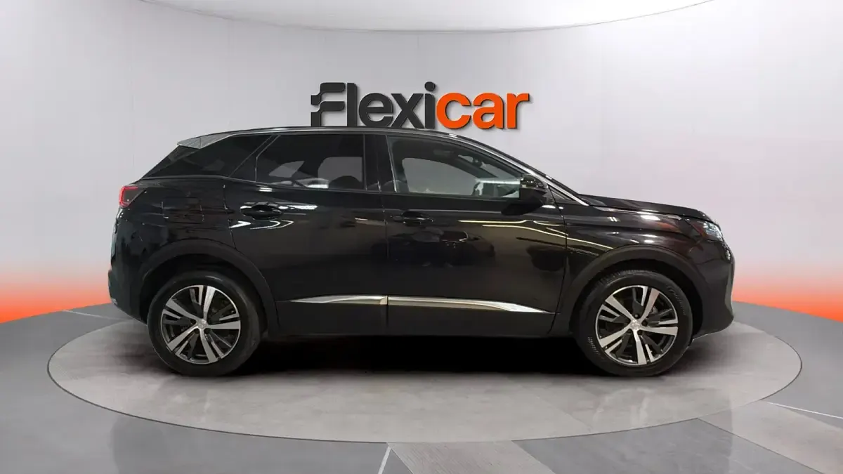 Usado Peugeot 3008 GT 131 CV (96 kW) 2024 Negro SUV