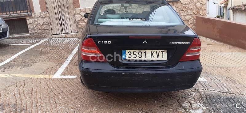 Usado Mercedes C180 Classic 143 CV (105 kW) 2004 Negro Berlina