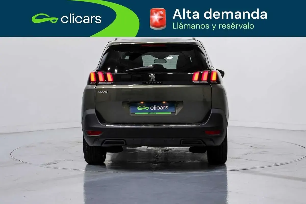 Usado Peugeot 5008 Allure 131 CV (96 kW) 2020 Gris SUV