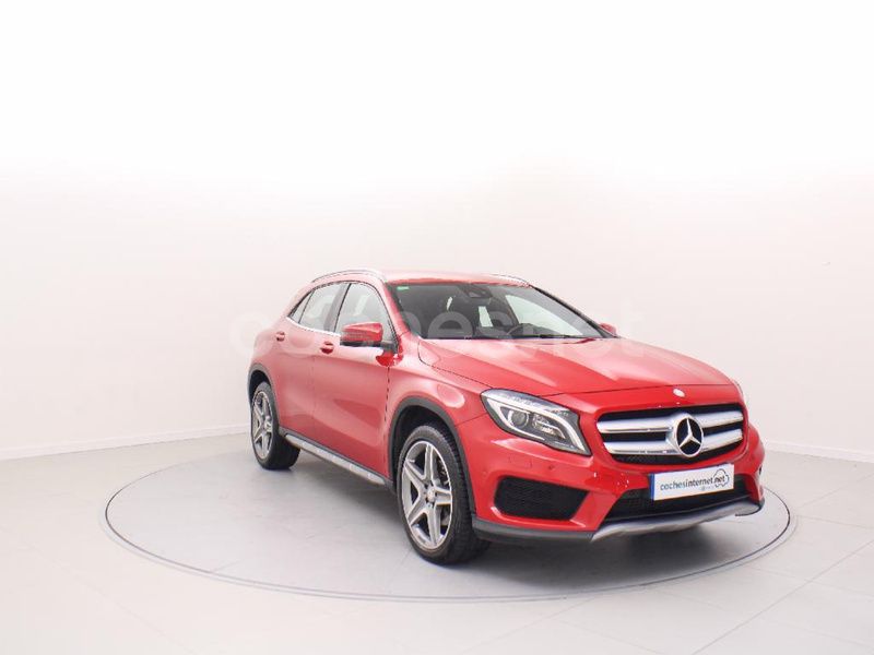 Rojo Usado 2017 Mercedes GLA220 AMG line SUV | 25.900 € (Precio justo) - Imagen 1/4