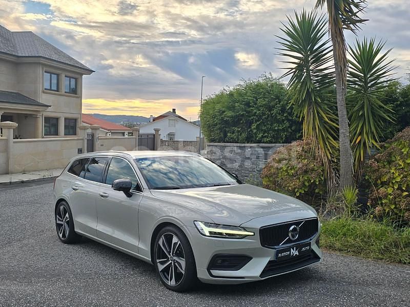 Usado Volvo V60 Business Edition 150 CV (110 kW) 2020 Beige Familiar