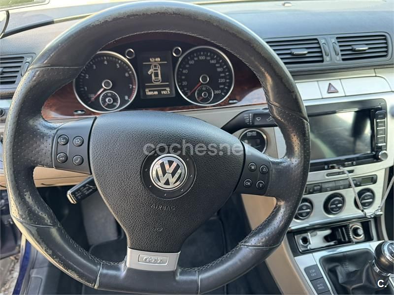Usado VW Passat Highline 200 CV (147 kW) 2009 Azul Berlina