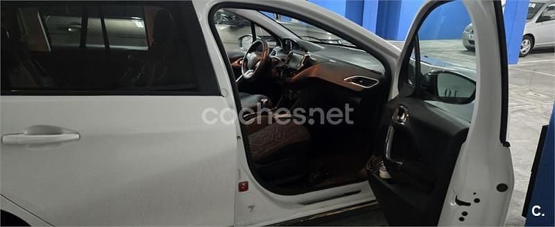 Usado Peugeot 2008 Style 110 CV (80 kW) 2017 Etiqueta c (verde) SUV