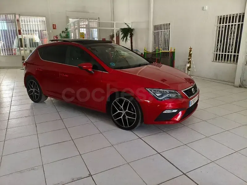 Usado Seat Leon FR 150 CV (110 kW) 2019 Granate Berlina