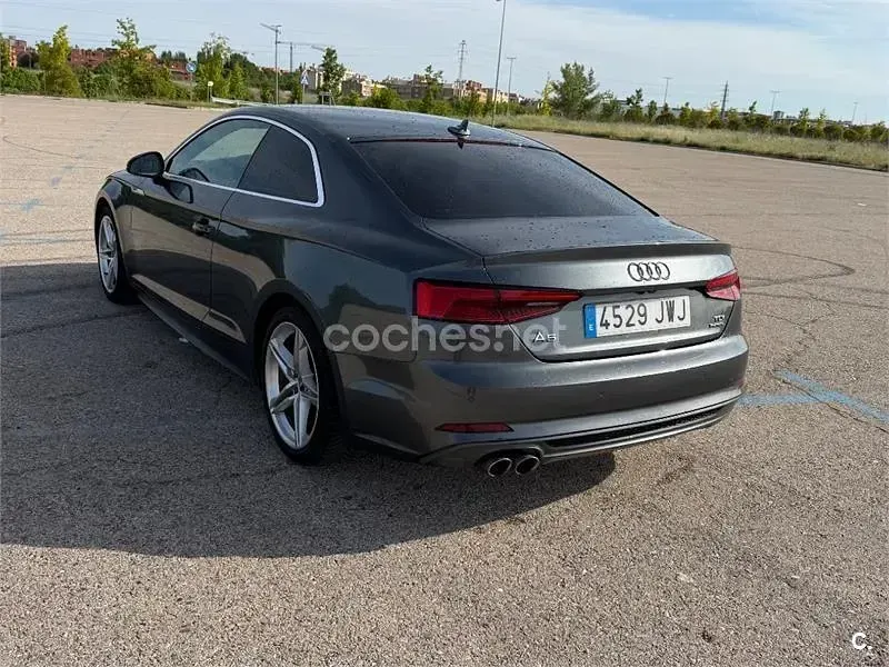 Usado Audi A5 Advanced 218 CV (160 kW) 2017 Gris / plata Coupe