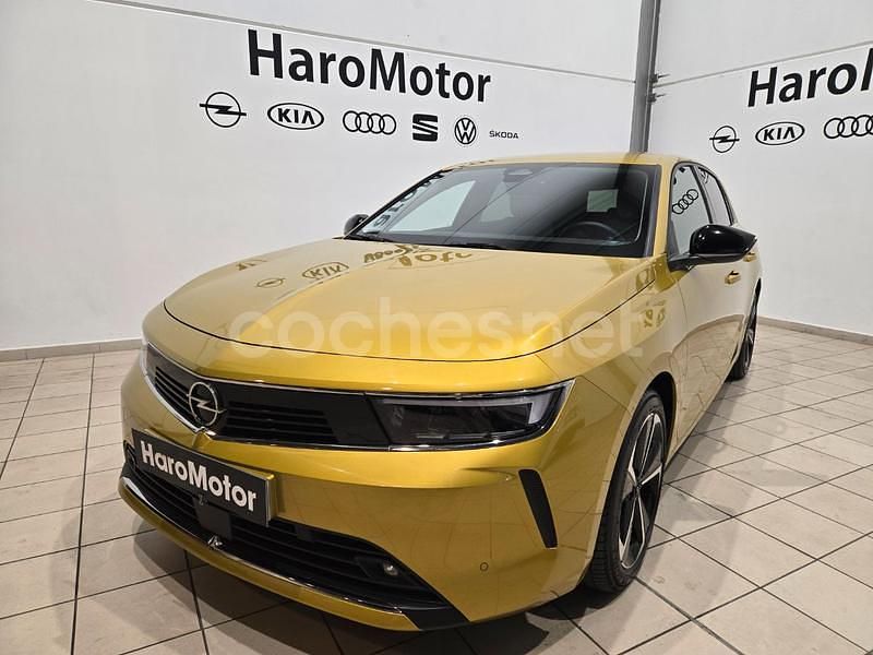 Usado Opel Astra Elegance 130 CV (95 kW) 2023 Amarillo Berlina