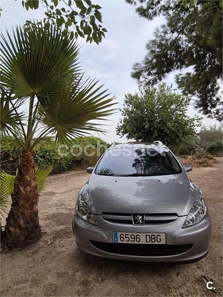 Gris / plata Usado 2004 Peugeot 307 Familiar | 3800 € (Precio justo) - Imagen 1/4