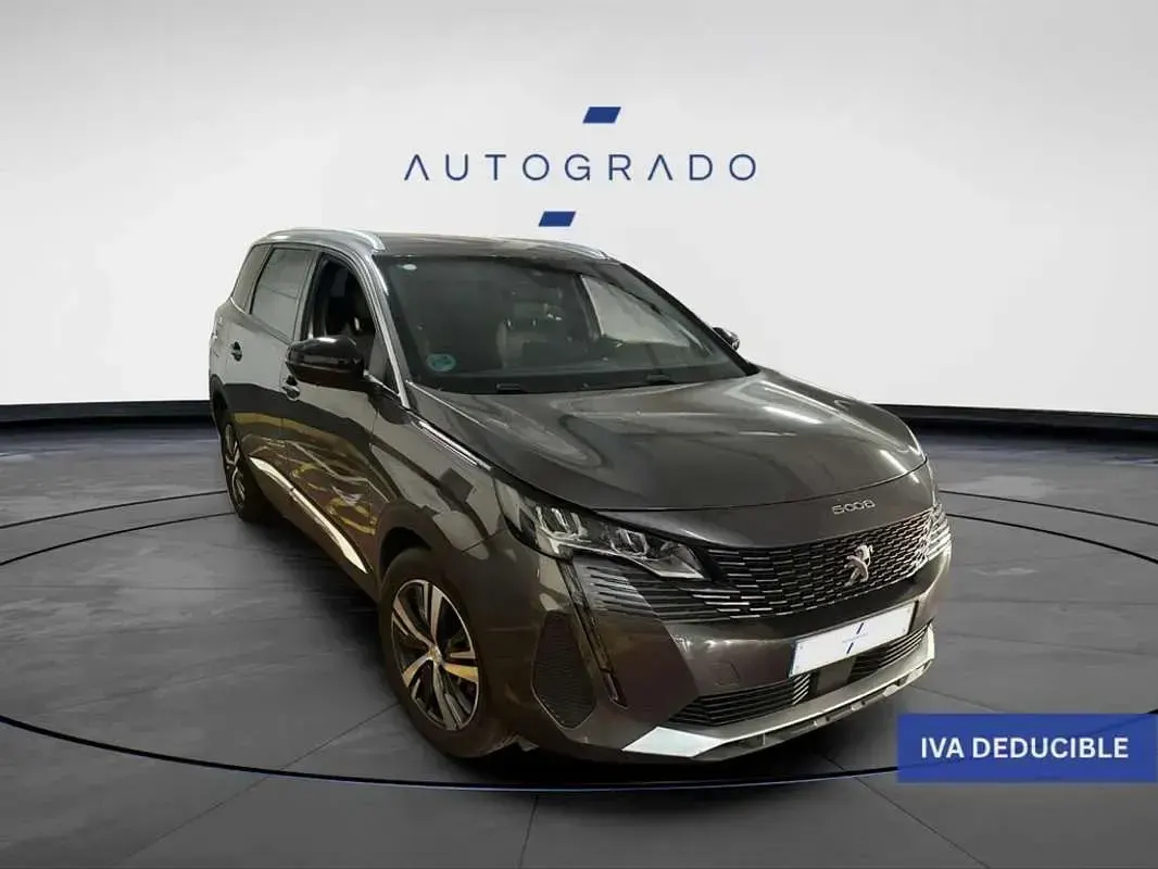Usado Peugeot 5008 Allure 131 CV (96 kW) 2024 Gris SUV
