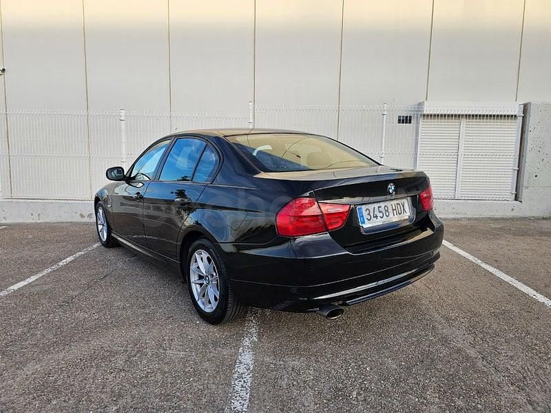 Usado BMW 320 184 HP (135 kW) 2011 Preto Sedan