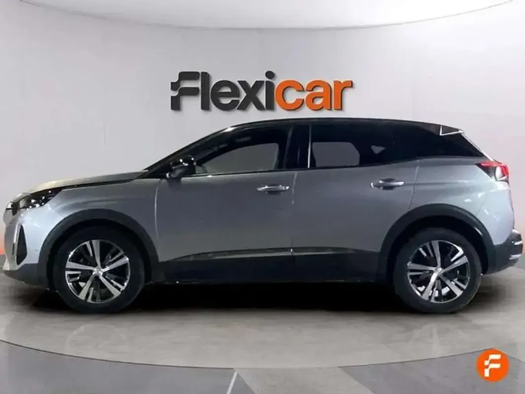 Usado Peugeot 3008 Allure 131 CV (96 kW) 2023 Gris SUV