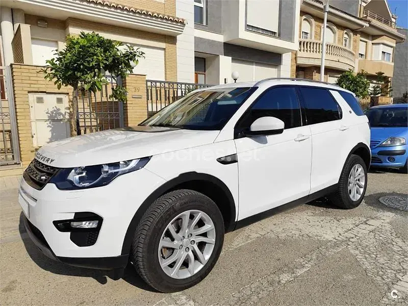 Usado Land Rover Discovery Sport HSE 180 CV (132 kW) 2017 Blanco SUV