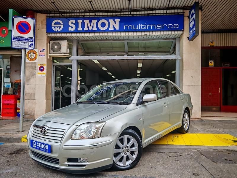 Beige Usado 2005 Toyota Avensis Executive Berlina | 4990 € (Precio justo) - Imagen 1/4