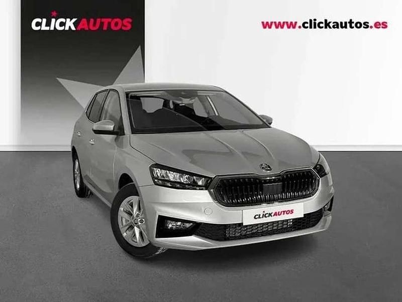 Usado Skoda Fabia Selection 116 CV (85 kW) 2025 Plateado Utilitario