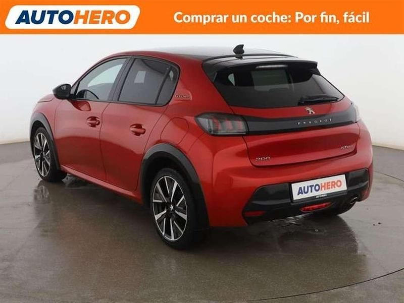 Usado Peugeot 208 GT-line 102 CV (75 kW) 2020 Rojo Utilitario