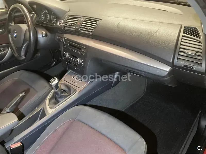 Usado BMW 118 143 CV (105 kW) 2009 Rojo Utilitario