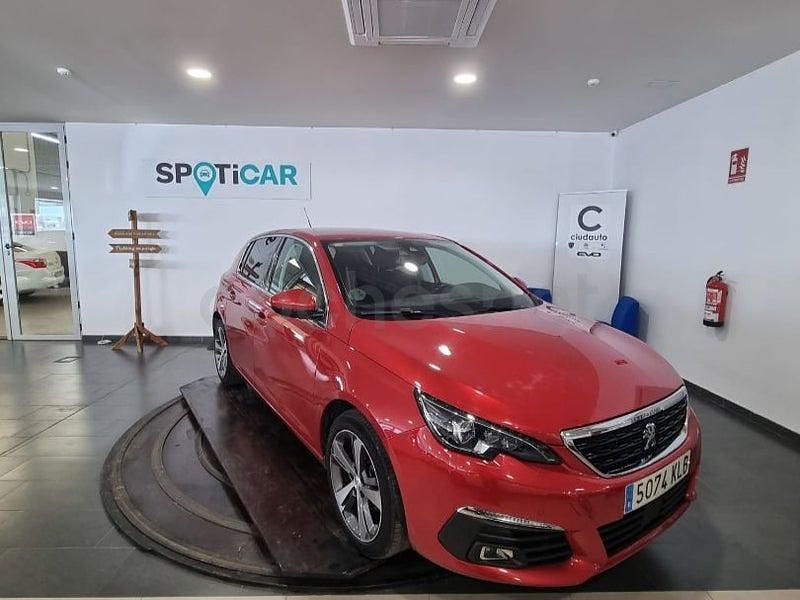 Usado Peugeot 308 Allure 130 CV (95 kW) 2018 Rojo Berlina