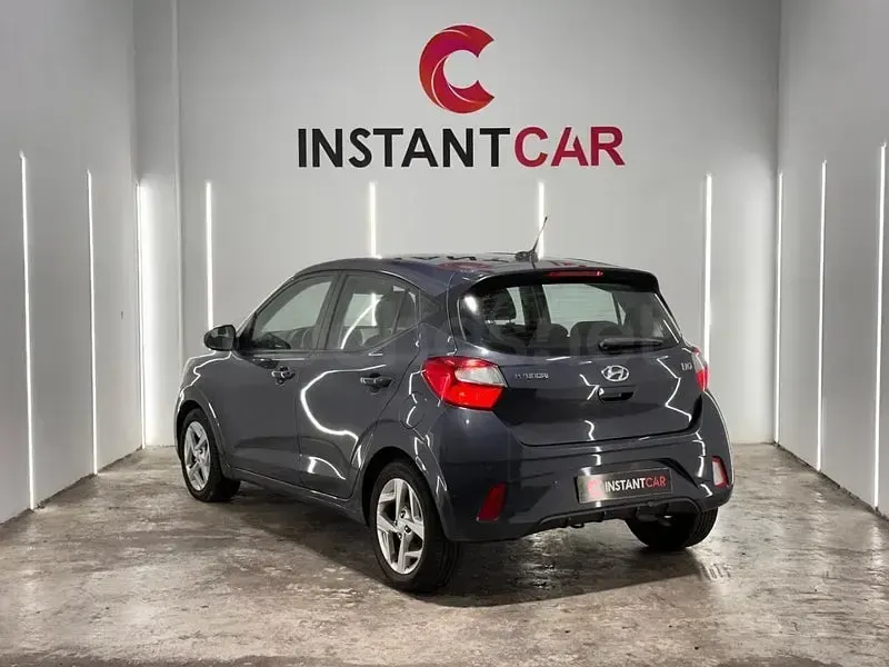 Używany Hyundai i10 67 KM (49 kW) 2023 Szary Hatchback