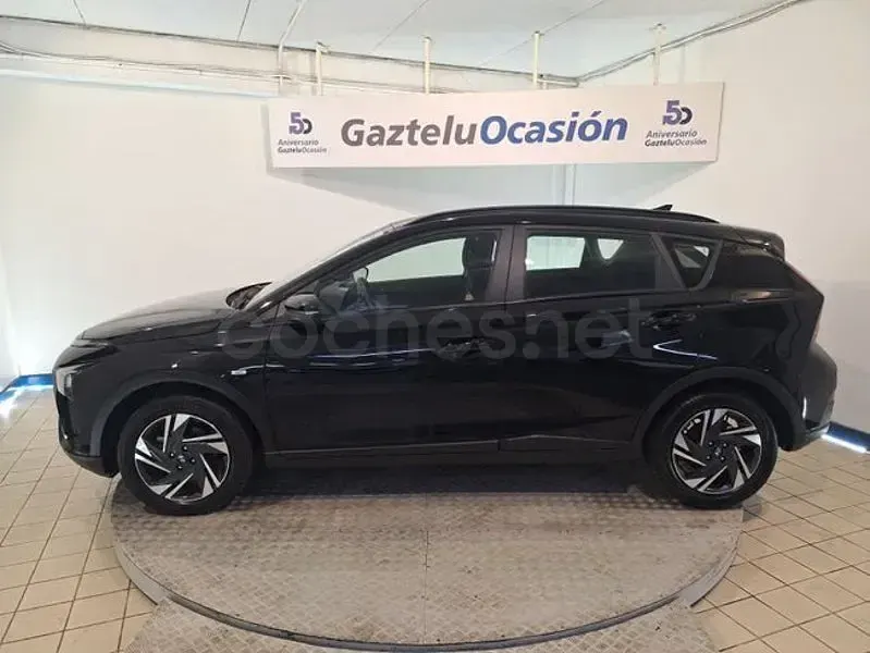Usado Hyundai Bayon 100 CV (73 kW) 2022 Negro SUV