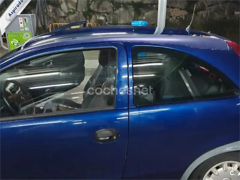 Usado Opel Corsa Club 75 CV (55 kW) 2003 Azul Utilitario