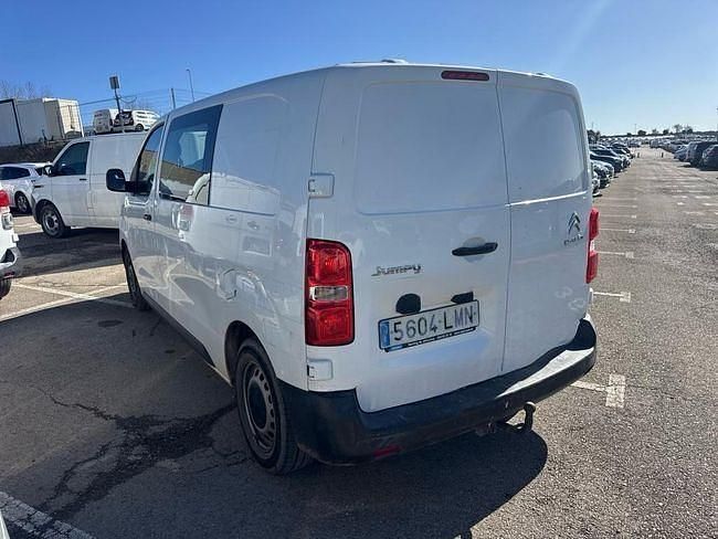 Usado Citroën Jumpy Comfort 119 CV (87 kW) 2021 Blanco Monovolumen