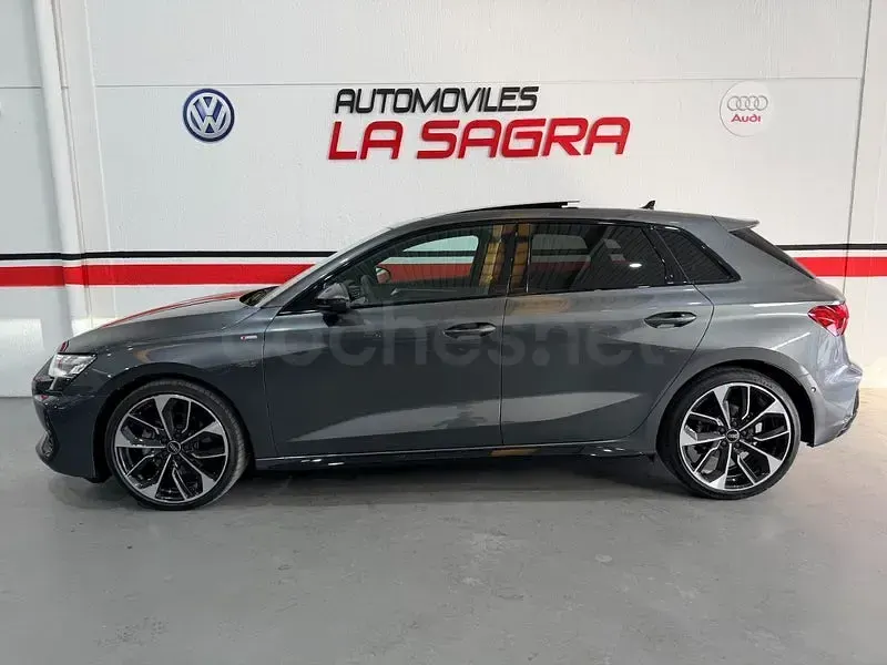 Usado Audi A3 S-Line 150 CV (110 kW) 2025 Gris / plata Berlina