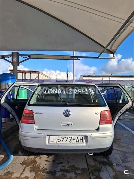 Usado VW Golf IV Highline 115 CV (84 kW) 2001 Gris / plata Berlina