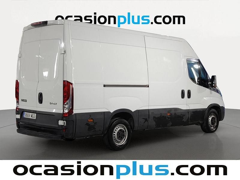 Usado Iveco Daily 156 CV (114 kW) 2023 Blanco Berlina