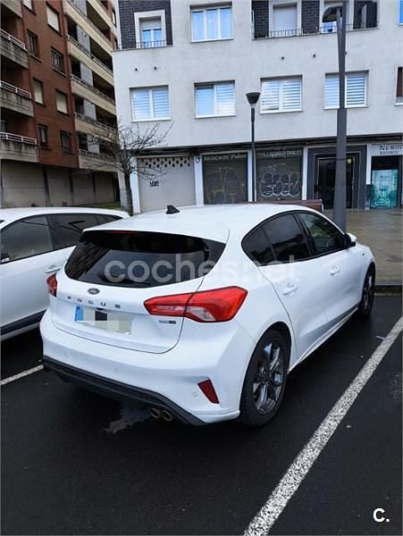 Usado Ford Focus ST-Line 125 CV (91 kW) 2021 Blanco Berlina