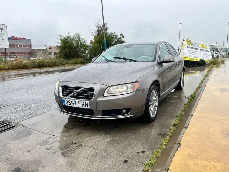 Usado Volvo S80 Momentum 185 CV (136 kW) 2007 Beige Berlina