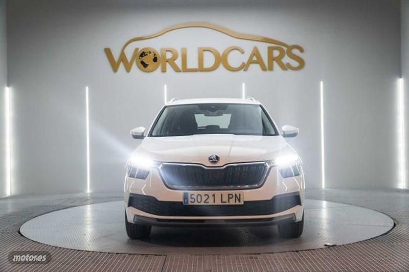 Usado Skoda Kamiq Ambition 110 CV (80 kW) 2021 Blanco SUV