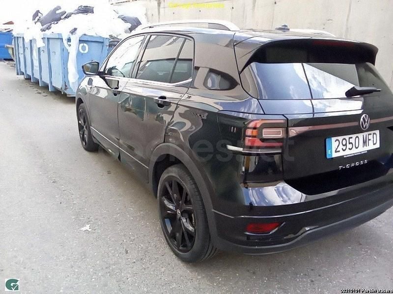 Usado VW T-Cross Sportline 150 CV (110 kW) 2023 Negro SUV