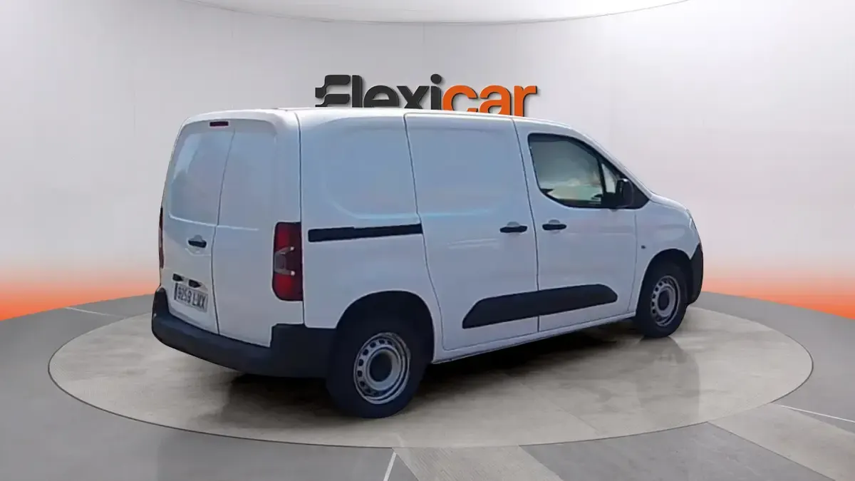 Usado Citroën Berlingo Feel 102 CV (75 kW) 2021 Blanco Monovolumen