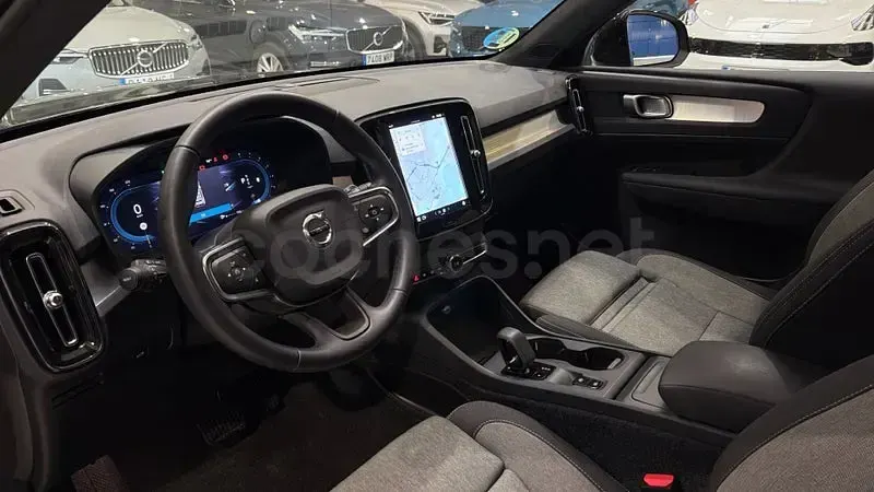 Usado Volvo XC40 Core 163 CV (119 kW) 2024 Negro SUV