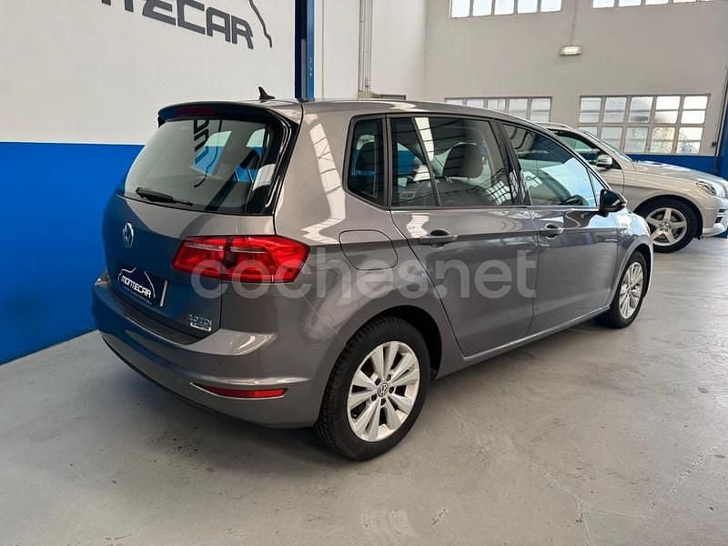 Usado VW Golf Sportsvan Advance 150 CV (110 kW) 2015 Gris / plata Monovolumen