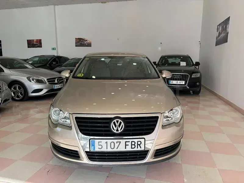 Usado VW Passat Advance 105 CV (77 kW) 2006 Beige Berlina